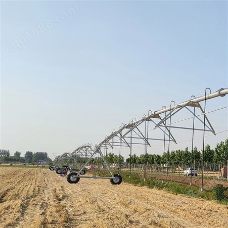 大型农田全自动四轮指针平移式喷灌机 多喷头桁架式灌溉设备 浇地机